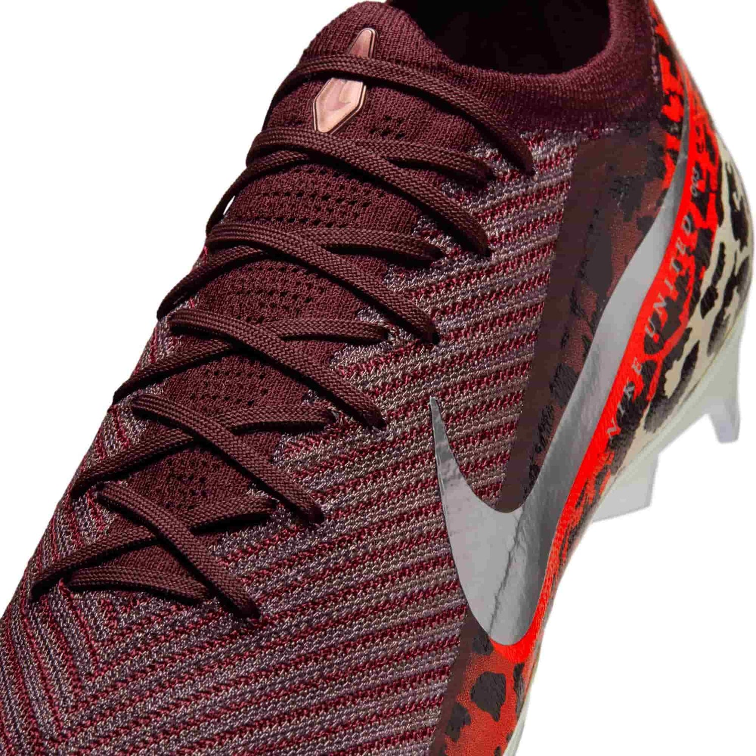 Nike United Vapor 16 Elite FG upper detail